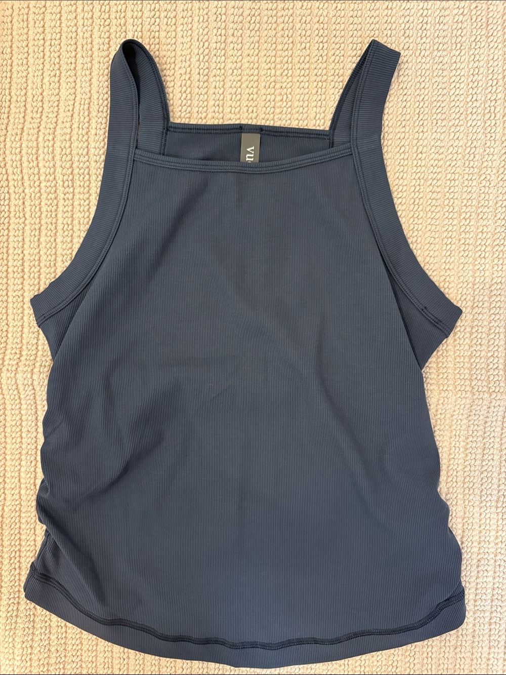 Vuori pose cooper tank